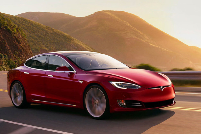 Borne de recharge pour voitures électriques