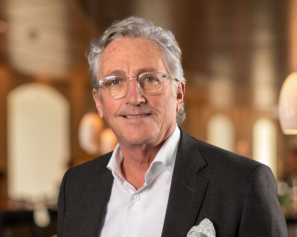 Peter E. Büsser